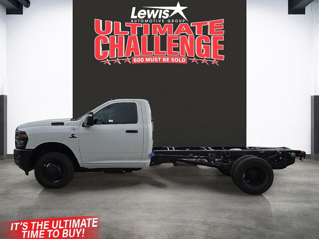 New 2026 Ram 3500 Chassis Cab TRADESMAN REGULAR 4X4 84' CA Pickup