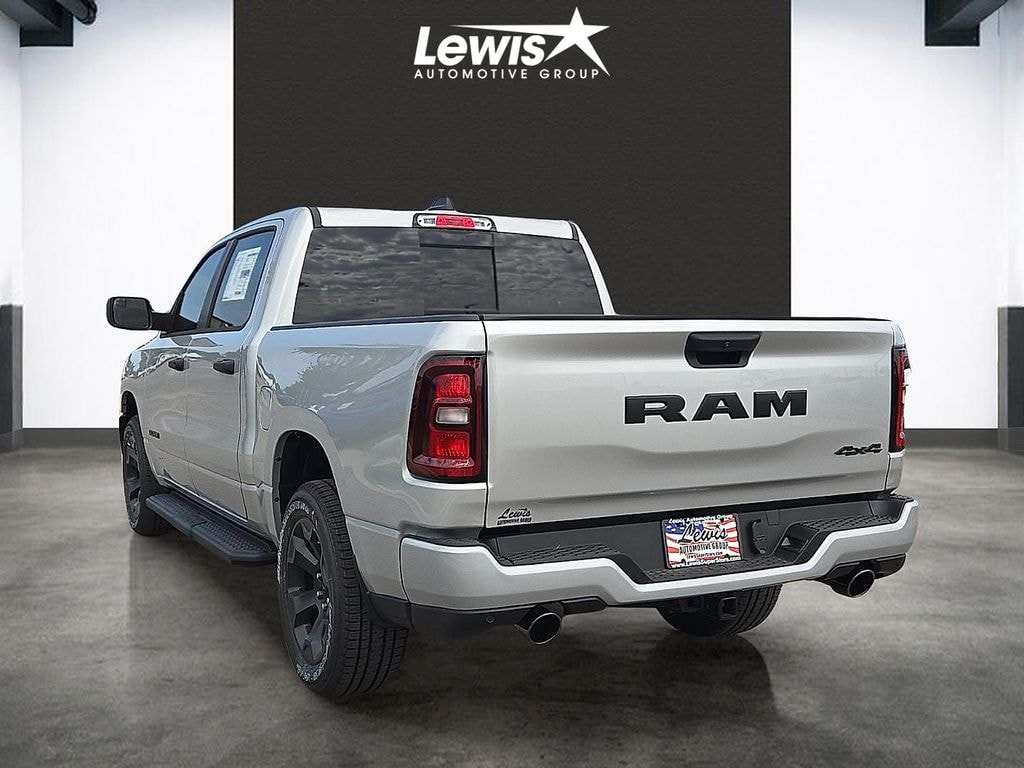 New 2026 Ram 1500 EXPRESS CREW CAB 4X4 5'7 BOX Pickup