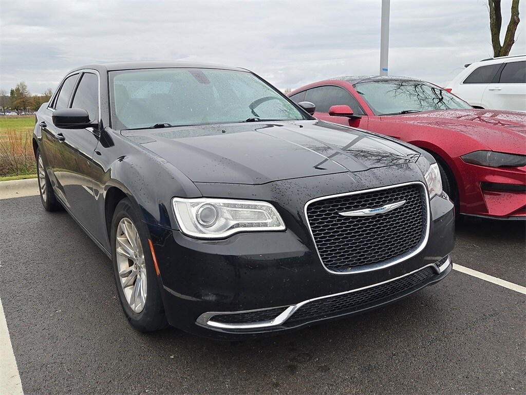 2015 Chrysler 300 Limited photo 4