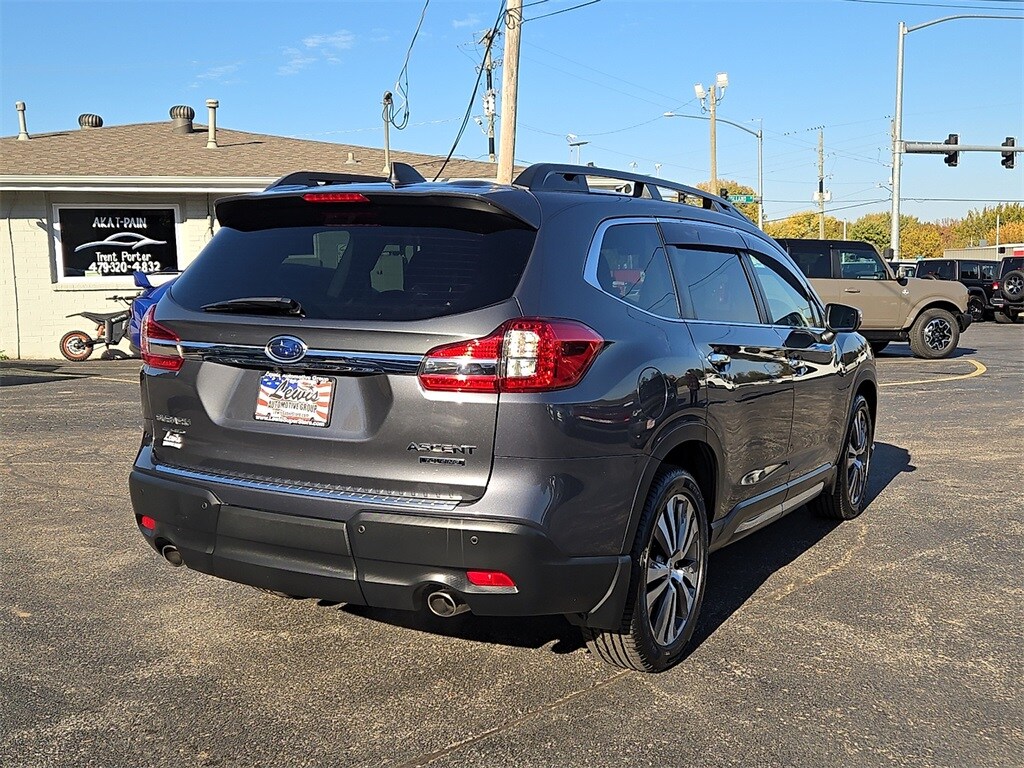 2021 Subaru Ascent Touring photo 3