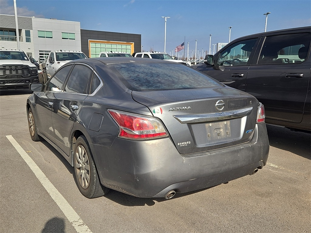 2014 Nissan Altima 2.5 S photo 2