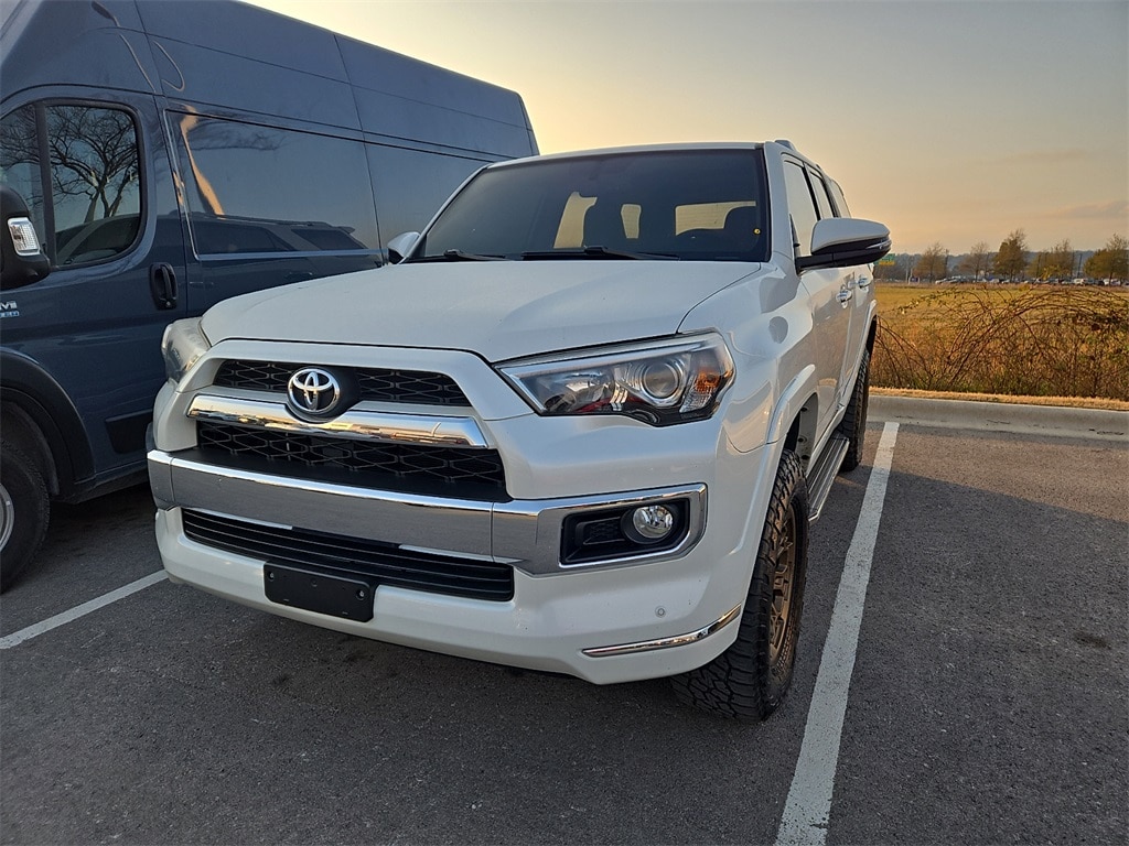 2018 Toyota 4Runner Limited's photo