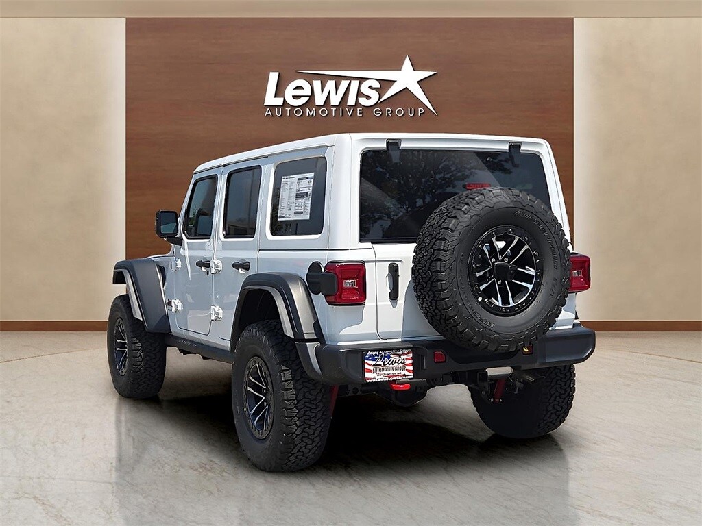 2025 Jeep Wrangler Rubicon photo 3