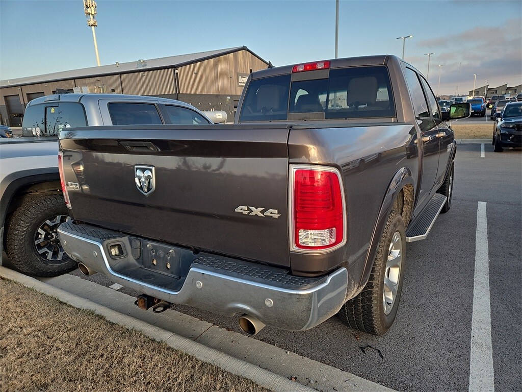 2018 Ram 1500 Laramie photo 2