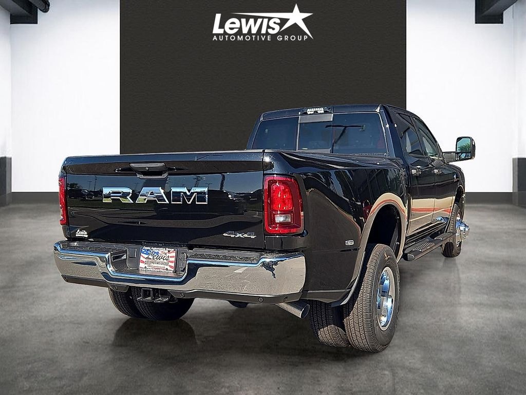 New 2026 Ram 3500 TRADESMAN CREW CAB 4X4 8' BOX Pickup