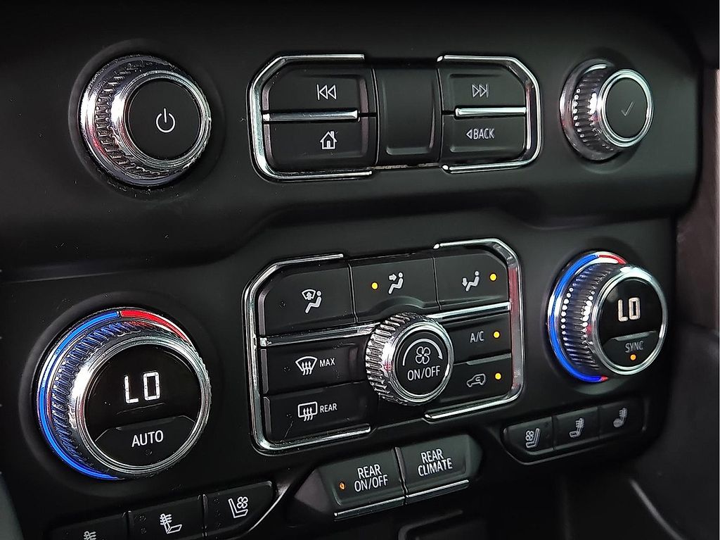 2023 GMC Yukon XL AT4 - Photo 16