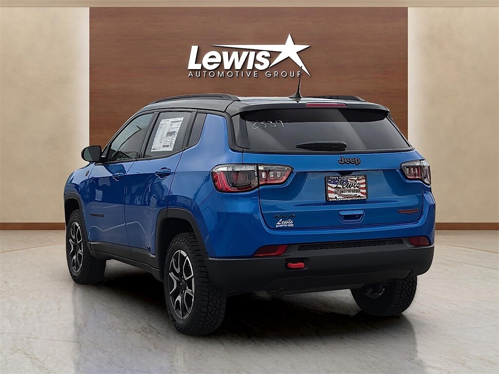2026 Jeep Compass Trailhawk Sport photo 2