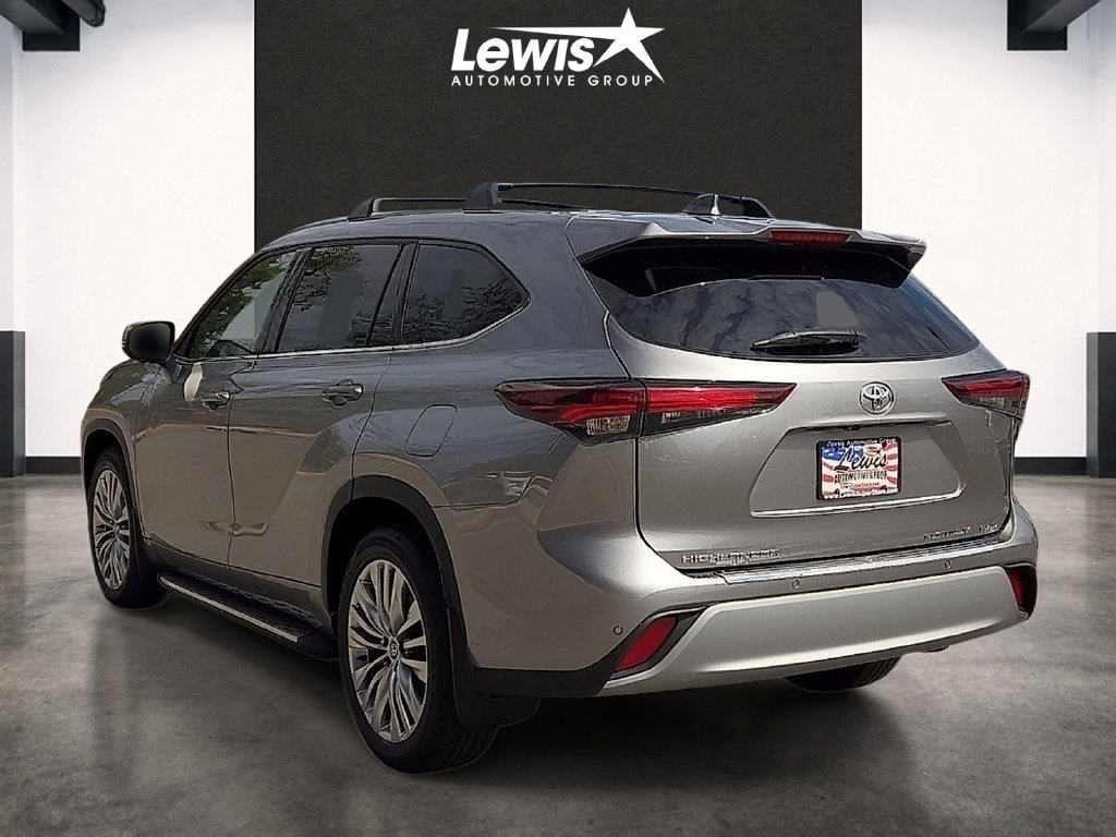 Used 2025 Toyota Highlander Platinum SUV