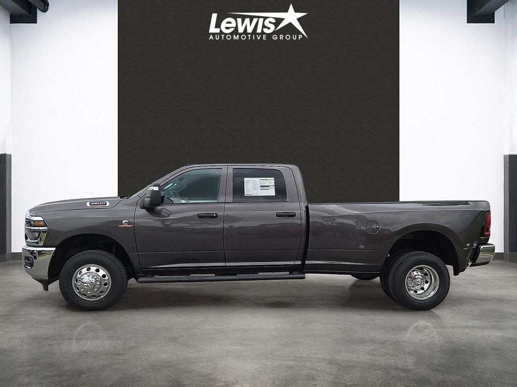 New 2026 Ram 3500 TRADESMAN CREW CAB 4X4 8' BOX Pickup
