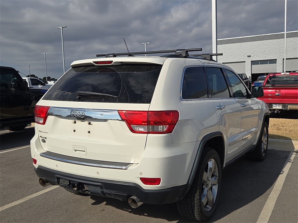2011 Jeep Grand Cherokee Overland photo 3