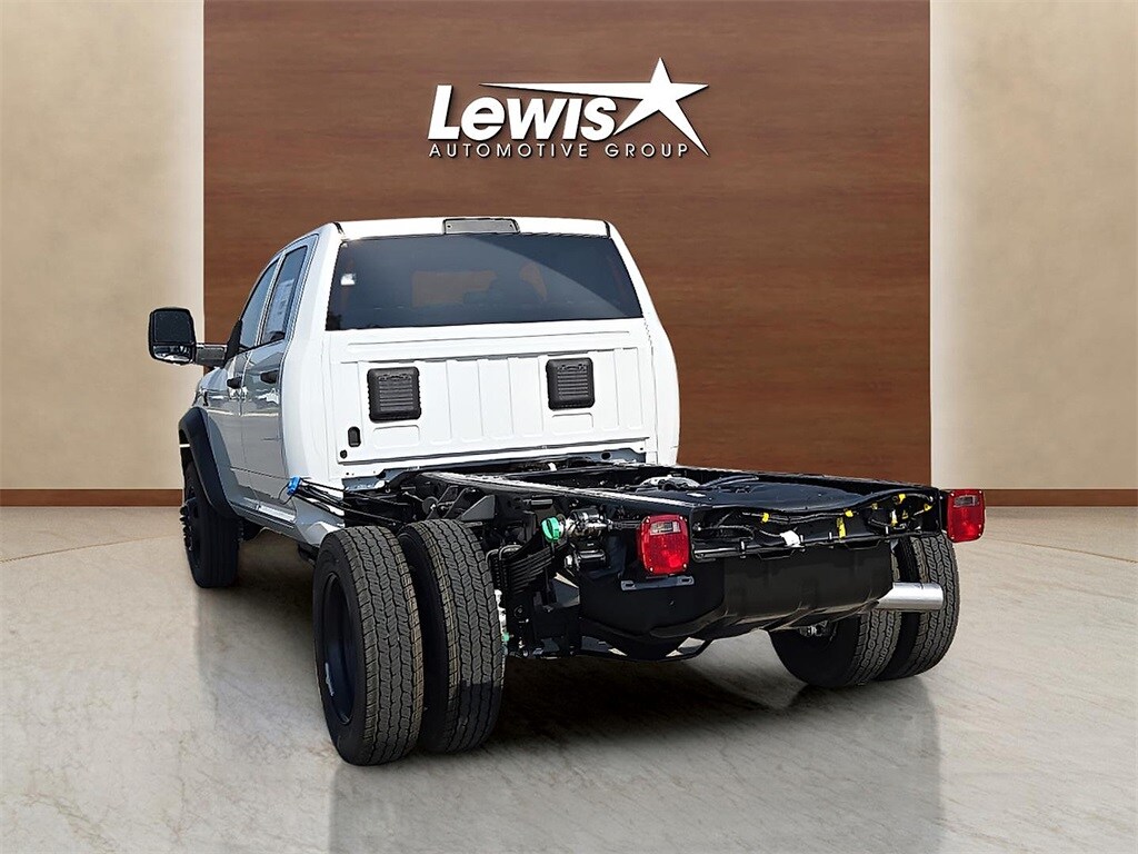 2025 Ram 4500 Tradesman photo 4