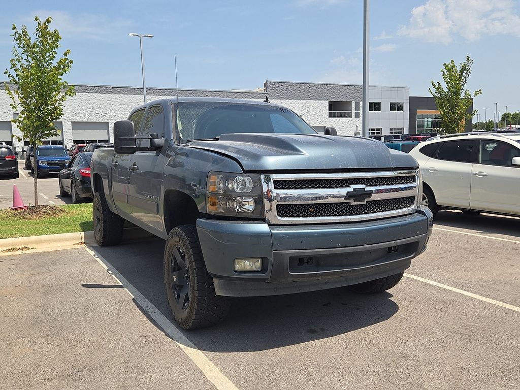 Used 2008 Chevrolet Silverado 1500 LT Truck Crew Cab