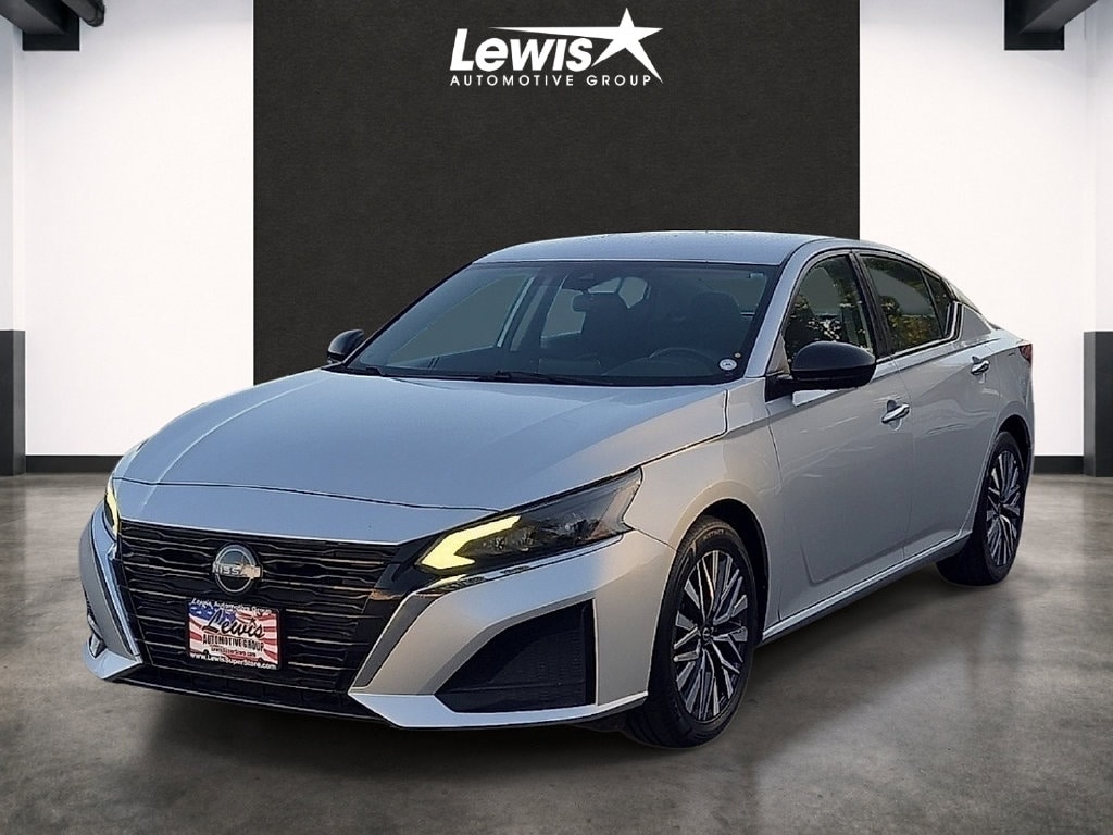 2025 Nissan Altima