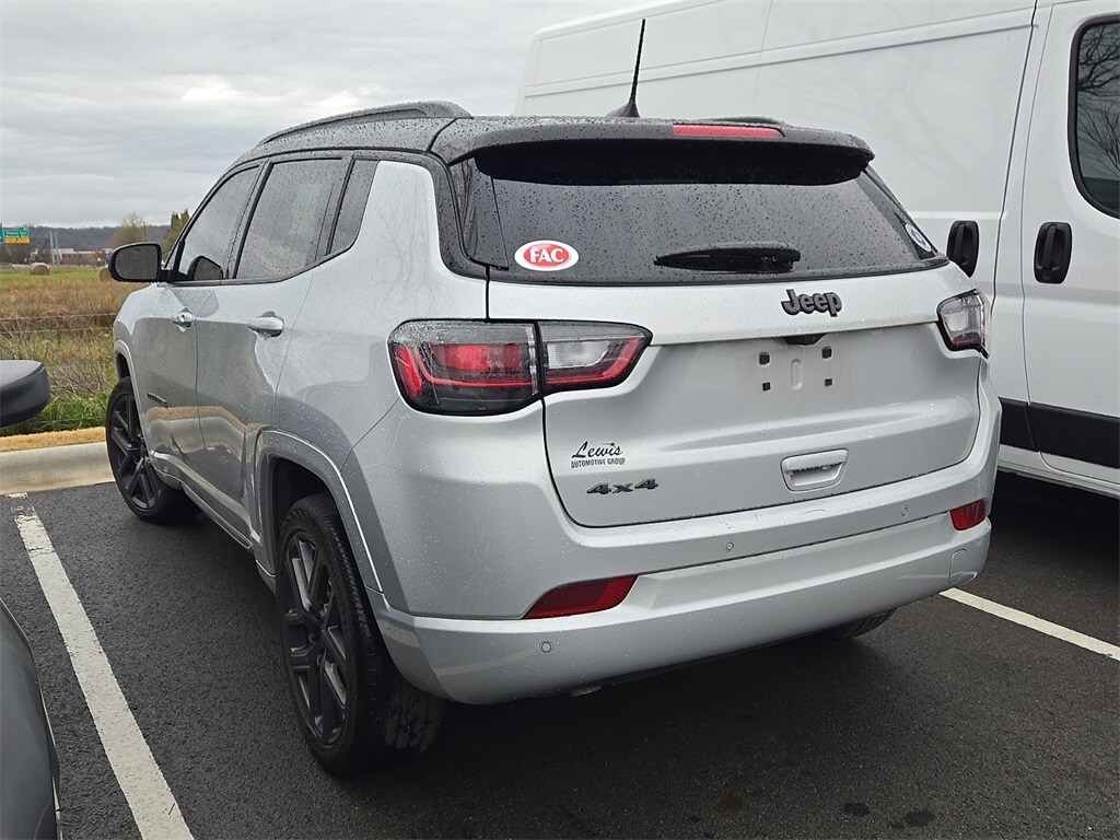 2024 Jeep Compass Limited photo 2