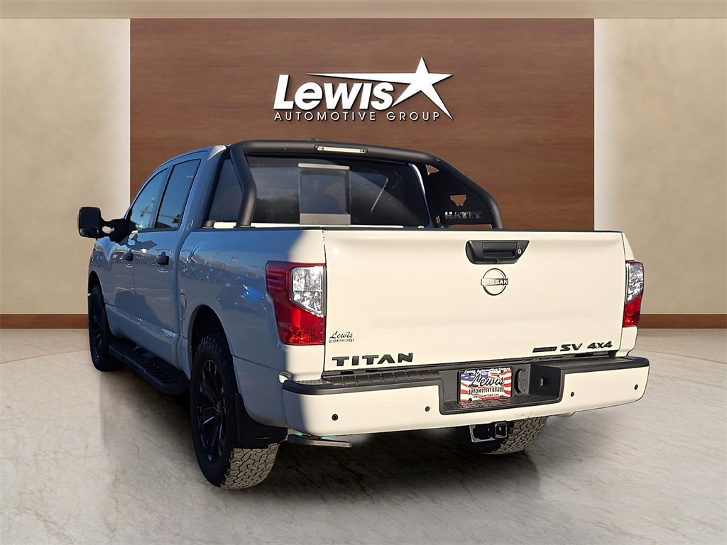 Used 2023 Nissan Titan SV Truck Crew Cab