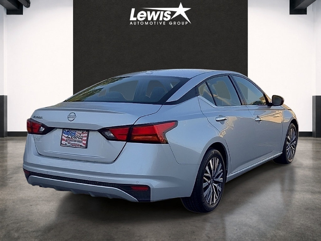 Used 2025 Nissan Altima 2.5 SV Sedan
