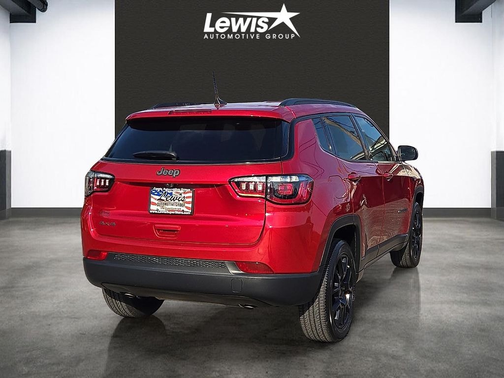 Used 2025 Jeep Compass Latitude SUV