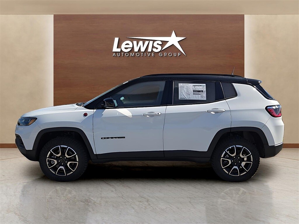 2026 Jeep Compass Trailhawk Sport photo 2