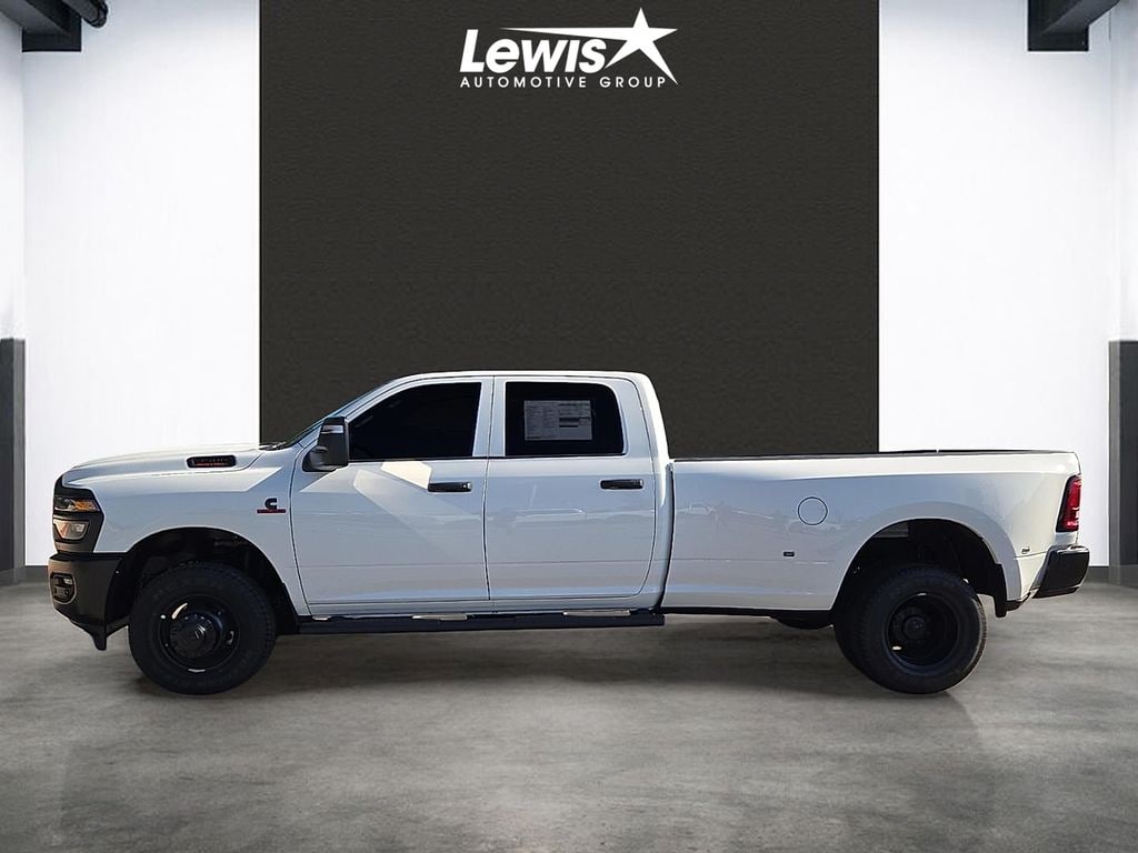New 2026 Ram 3500 TRADESMAN CREW CAB 4X4 8' BOX Pickup