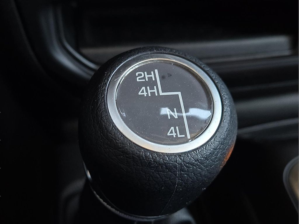 2024 Jeep Wrangler 4-Door Sahara - Photo 15