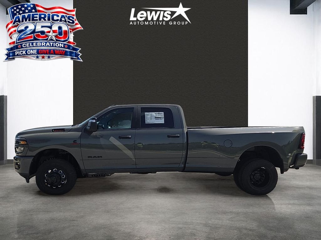 New 2026 Ram 3500 BIG HORN CREW CAB 4X4 8' BOX Pickup