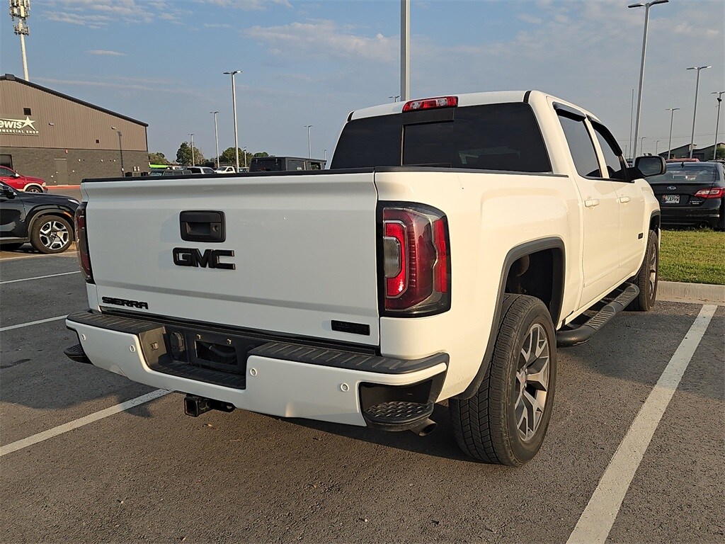2017 Gmc Sierra 1500 SLT photo 4