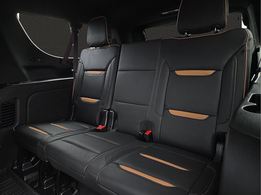 2023 GMC Yukon XL AT4 - Photo 9