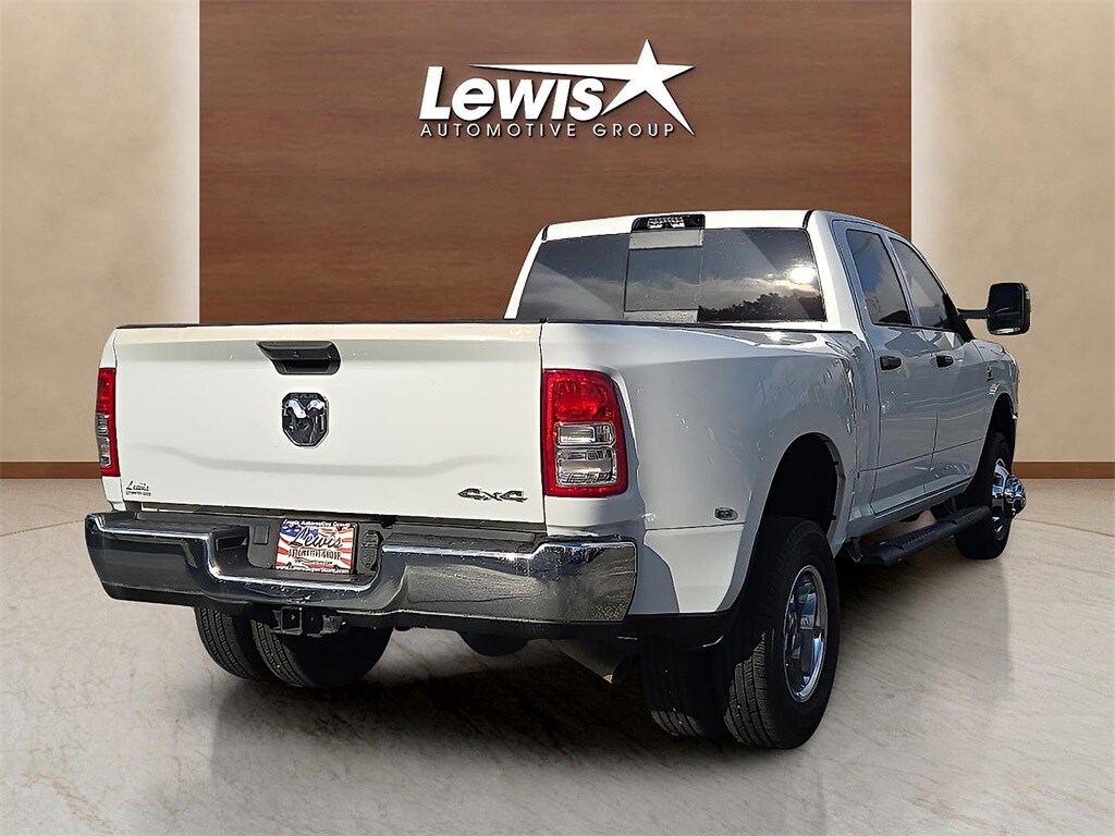 2024 Ram 3500 Tradesman photo 4