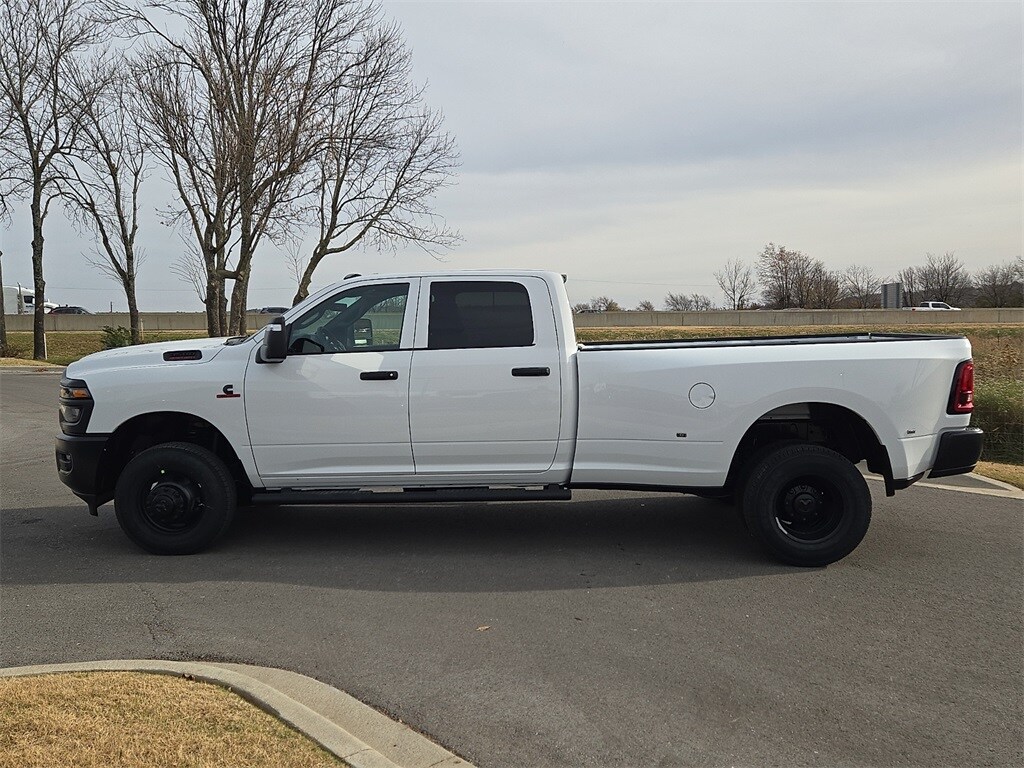 2026 Ram 3500 Tradesman photo 2