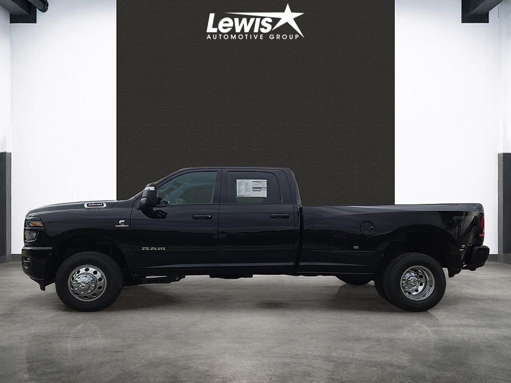 New 2026 Ram 3500 BIG HORN CREW CAB 4X4 8' BOX Pickup