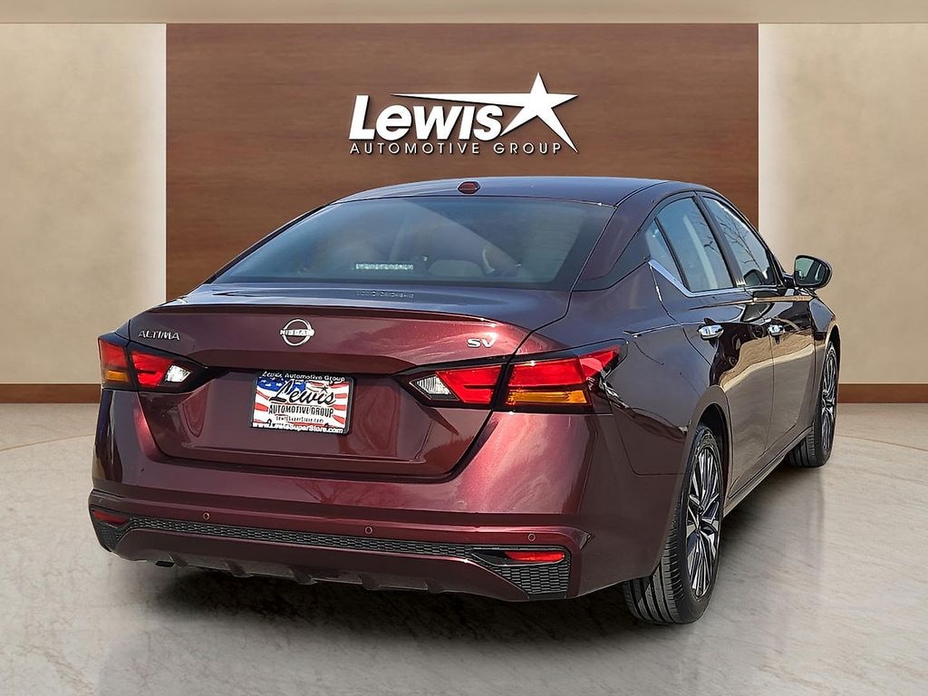 Used 2024 Nissan Altima 2.5 SV Sedan