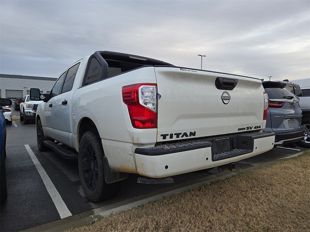 2023 Nissan Titan SV photo 2