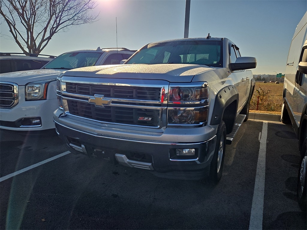 2015 Chevrolet Silverado LT's photo
