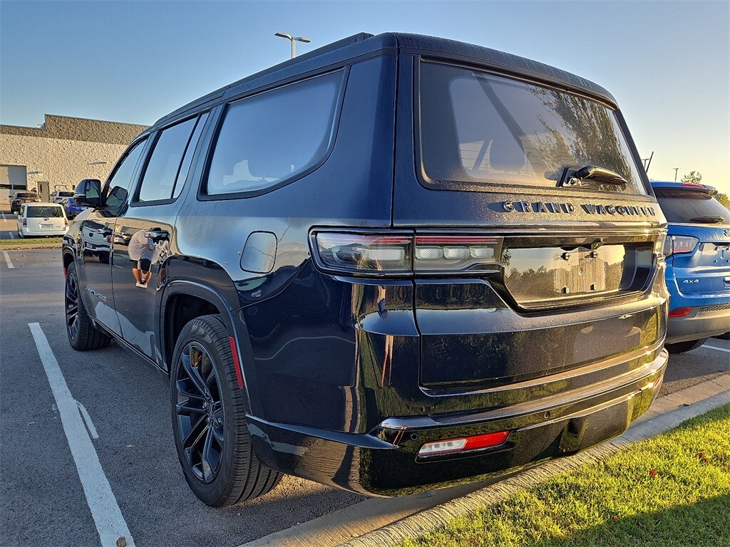 2024 Jeep Grand Wagoneer II photo 3