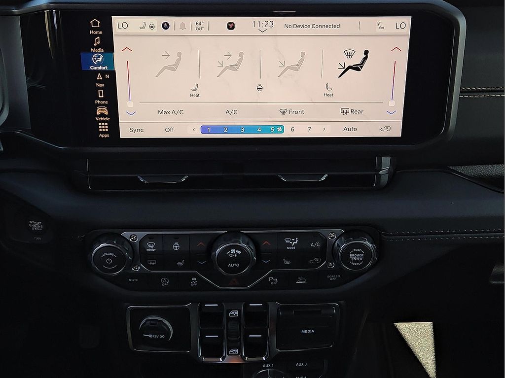2026 Jeep Wrangler 4-Door Sahara - Photo 12