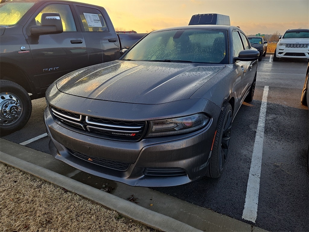 2017 Dodge Charger SE's photo