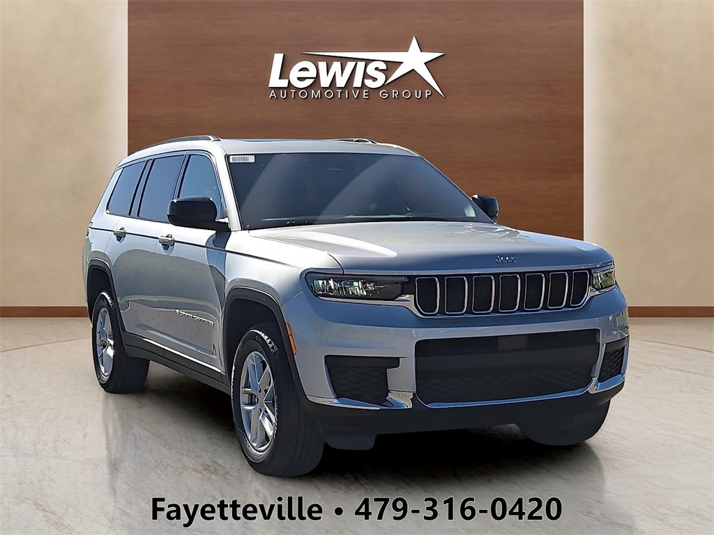 2025 Jeep Grand Cherokee L Laredo's photo