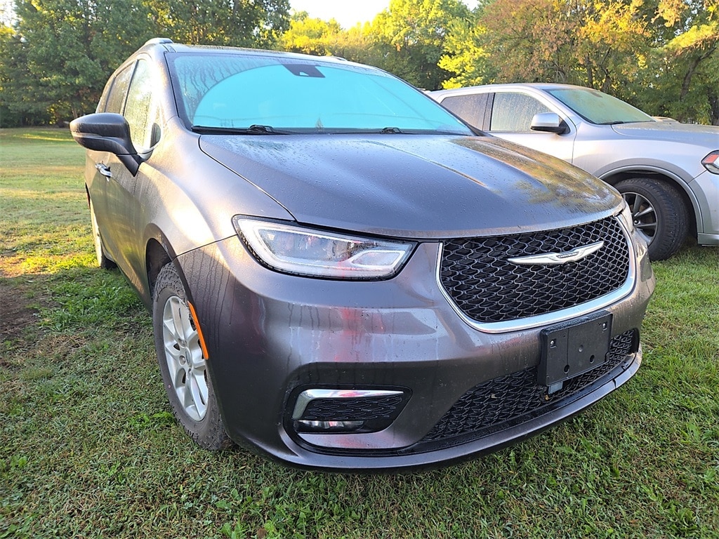 Used 2021 Chrysler Pacifica Touring L Van Passenger Van