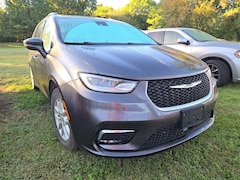2021 Chrysler Pacifica Touring L Van Passenger Van