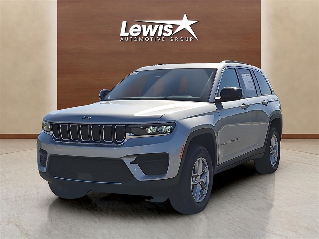 New 2025 Jeep Grand Cherokee LAREDO X 4X4 Sport Utility