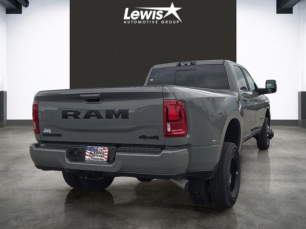 New 2026 Ram 3500 LARAMIE CREW CAB 4X4 8' BOX Pickup