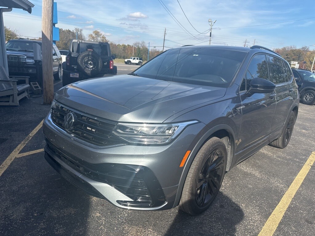 Certified 2024 Volkswagen Tiguan 2.0T SE R-Line Black SUV