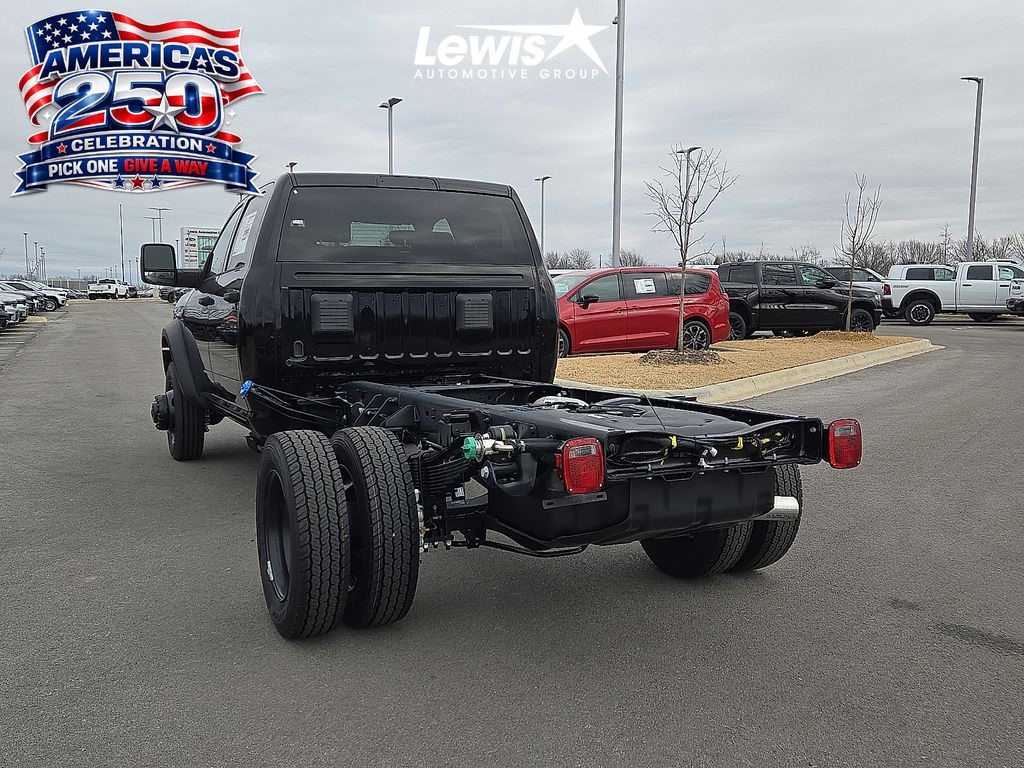 New 2026 Ram 5500 Chassis Cab TRADESMAN CREW 4X4 60' CA Pickup