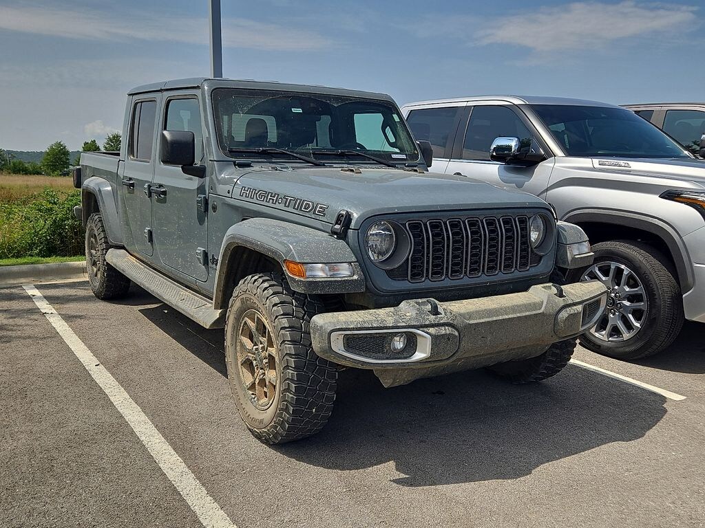 Used 2025 Jeep Gladiator High Tide Truck Crew Cab