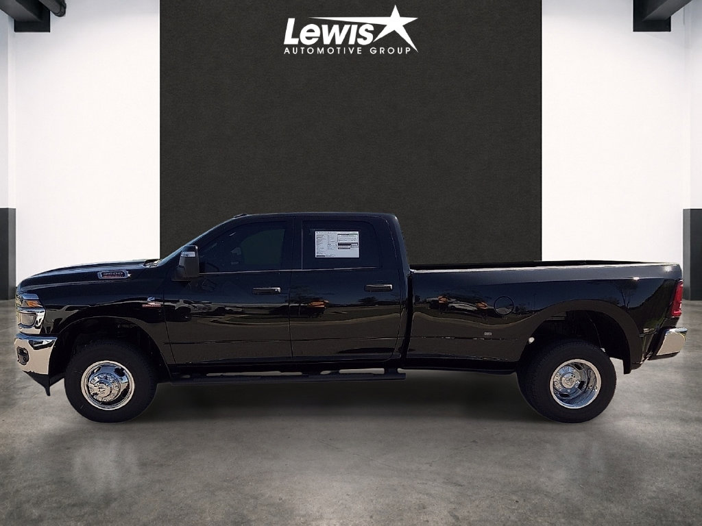 New 2026 Ram 3500 TRADESMAN CREW CAB 4X4 Pickup