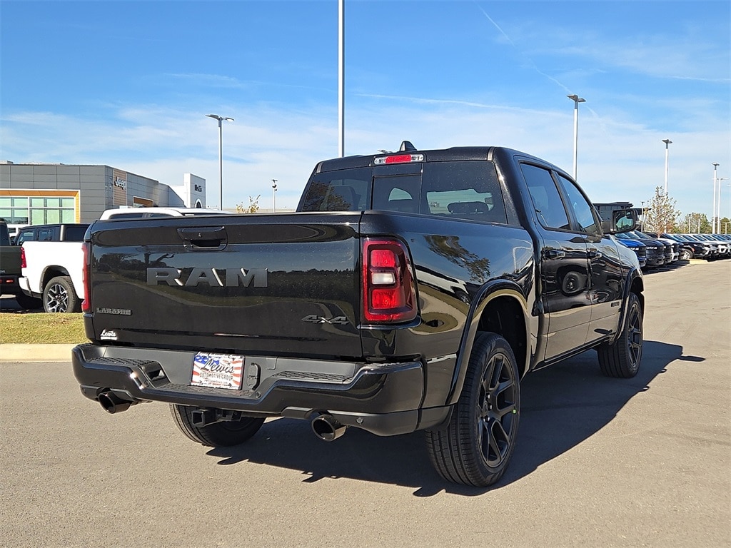 New 2026 Ram 1500 LARAMIE CREW CAB 4X4 5'7 BOX Pickup