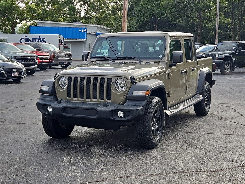 2020 Jeep Gladiator Sport photo 2