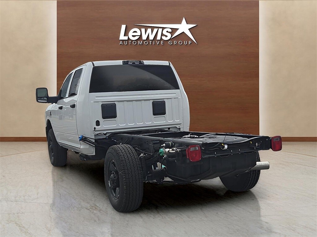 2025 Ram 3500 Tradesman photo 2