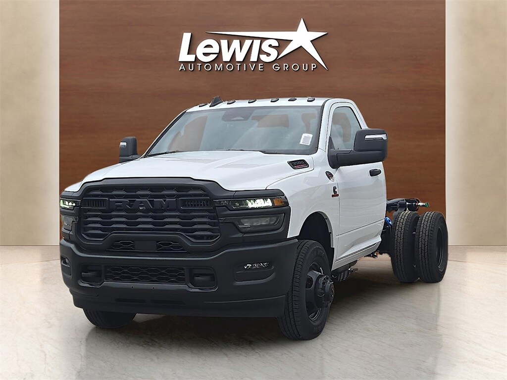2025 Ram 3500 Tradesman photo 2