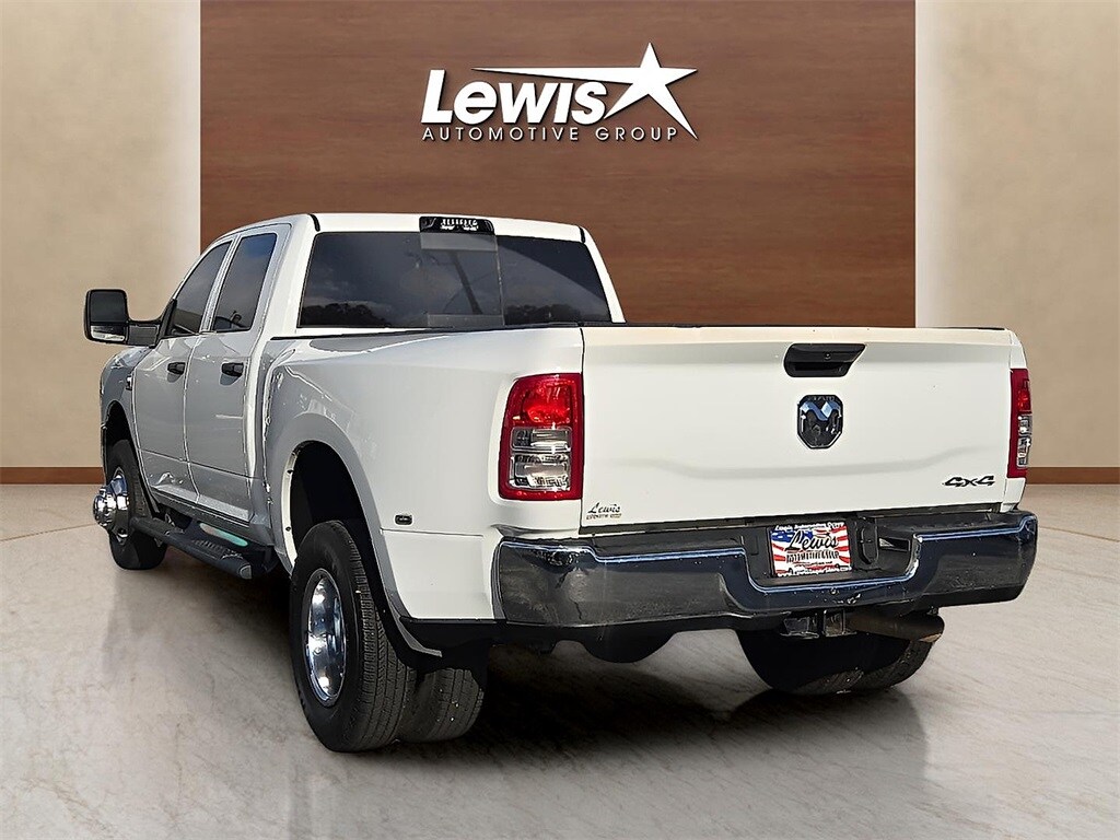 2024 Ram 3500 Tradesman photo 3